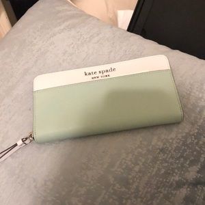 BRAND NEW Kate Spade clutch wallet